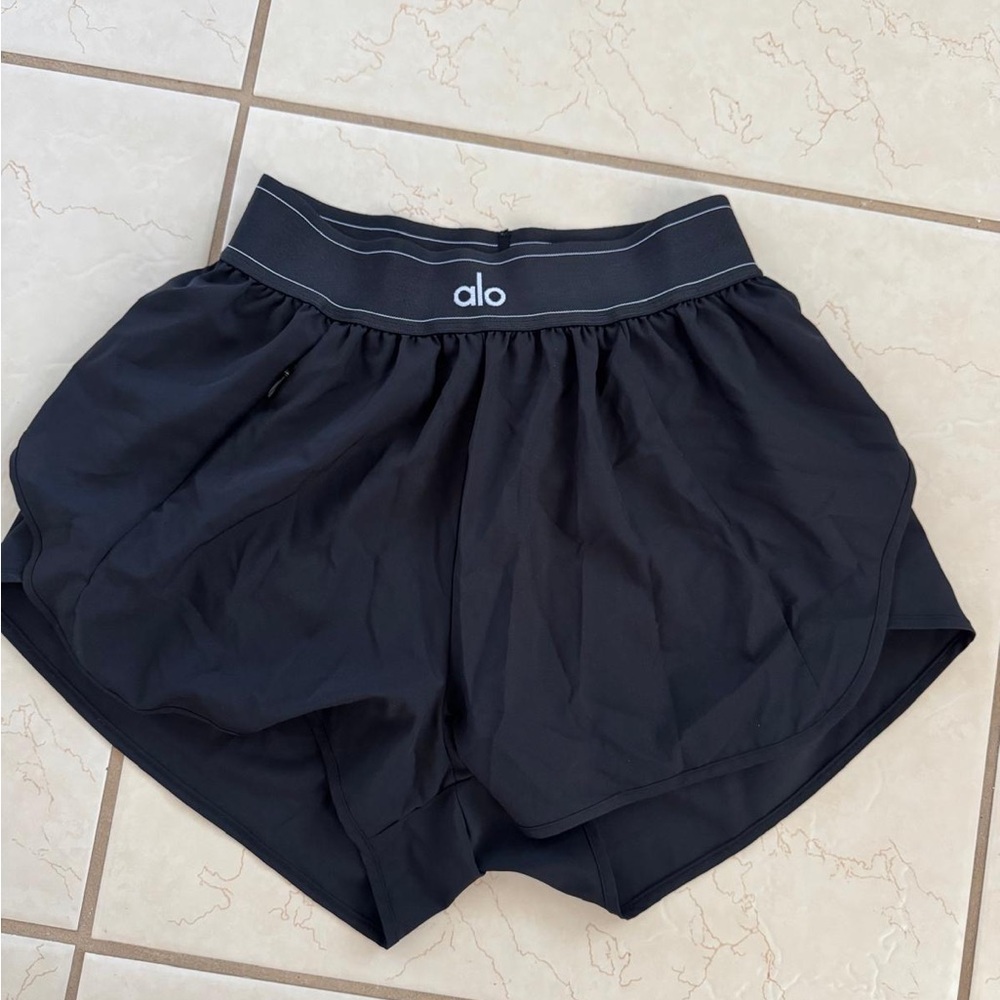 ALO Yoga Women's Dark Athletic Shorts